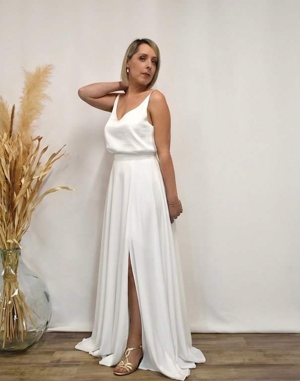 Tenue de mariage civil composé d'un haut à bretelles et d'une jupe