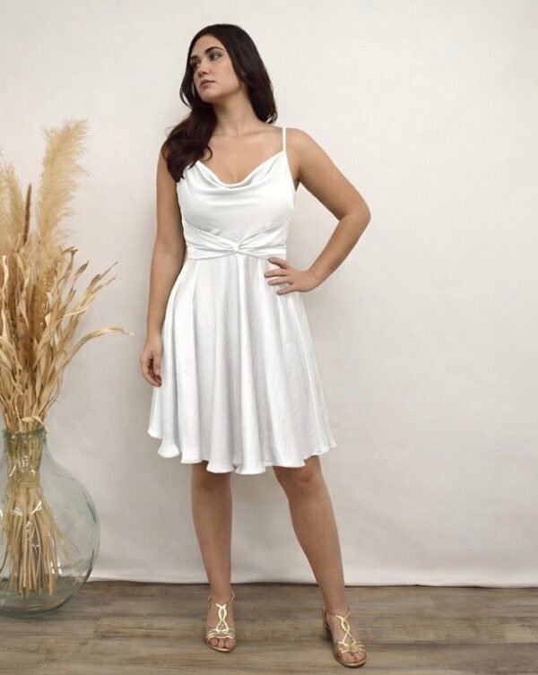 Robe de mariage civil Léonie avec col bénitier et bretelles